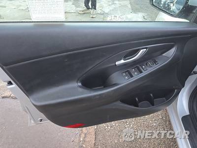2018 Hyundai Elantra GT Hatchback - zdjęcie 11 z 32 - miniatura