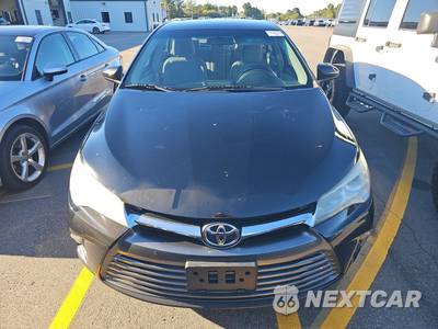2016 Toyota Camry LE - zdjęcie 2 z 39 - miniatura