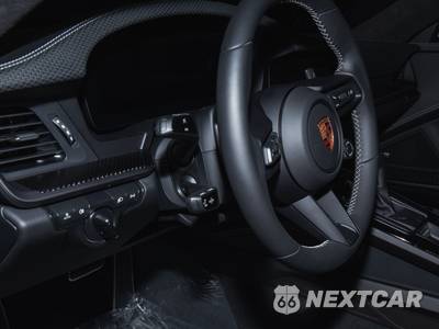2026 Porsche 911 GT3 with Touring Package - zdjęcie 38 z 48 - miniatura