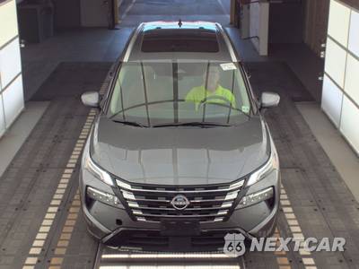 2026 Nissan Rogue Platinum - zdjęcie 2 z 27 - miniatura