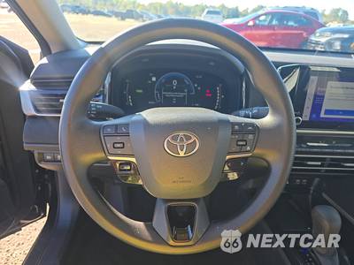 2025 Toyota Camry LE - zdjęcie 10 z 33 - miniatura