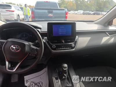 2026 Toyota Corolla Cross LE - zdjęcie 11 z 23 - miniatura