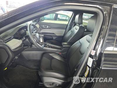 2025 Jeep Compass Latitude - zdjęcie 7 z 29 - miniatura