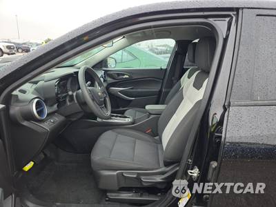 2025 Chevrolet Trax LS - zdjęcie 7 z 22 - miniatura