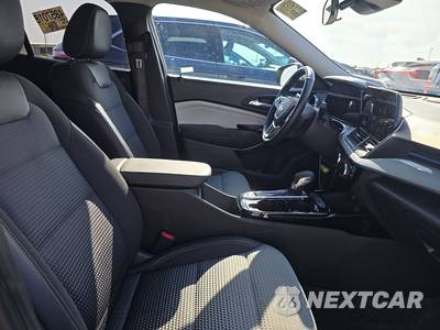 2025 Chevrolet Trax LT - zdjęcie 8 z 27 - miniatura