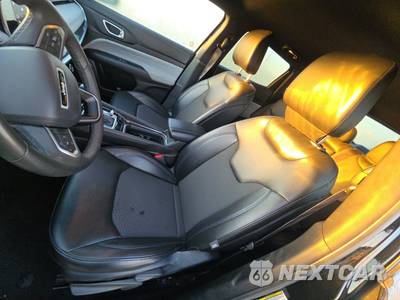 2025 Jeep Compass Latitude - zdjęcie 7 z 24 - miniatura