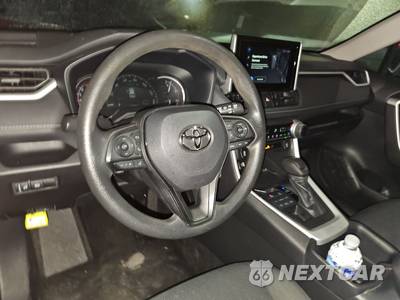 2025 Toyota RAV4 LE - zdjęcie 11 z 23 - miniatura