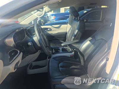 2023 Chrysler Pacifica Touring L 121.6" WB - zdjęcie 7 z 28 - miniatura