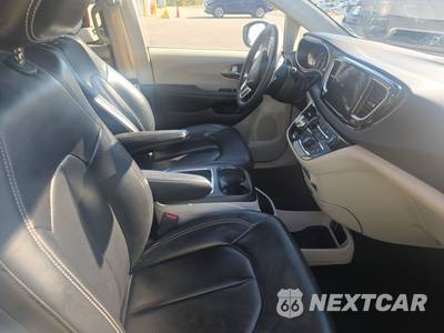 2023 Chrysler Pacifica Touring L 121.6" WB - zdjęcie 8 z 28 - miniatura
