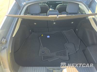 2026 Toyota Prius LE - zdjęcie 16 z 21 - miniatura