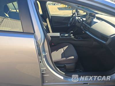 2026 Toyota Prius LE - zdjęcie 8 z 20 - miniatura