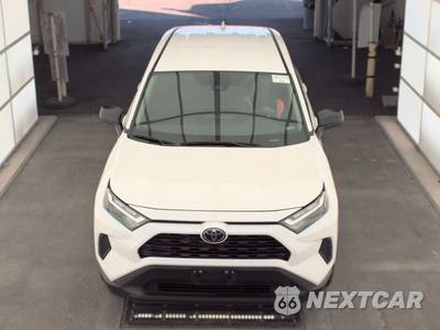 2025 Toyota RAV4 LE - zdjęcie 2 z 24 - miniatura