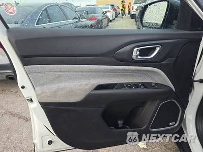 2025 Jeep Compass Latitude - zdjęcie 9 z 26 - miniatura