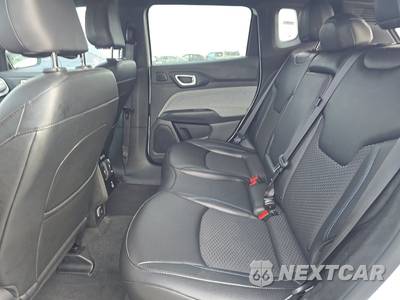 2025 Jeep Compass Latitude - zdjęcie 13 z 26 - miniatura