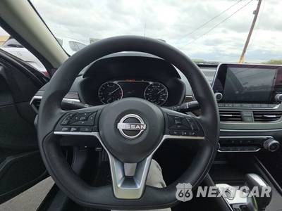 2025 Nissan Altima SV - zdjęcie 10 z 20 - miniatura