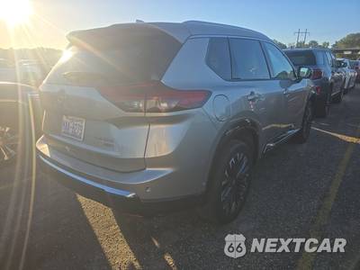 2026 Nissan Rogue Platinum - zdjęcie 4 z 18 - miniatura