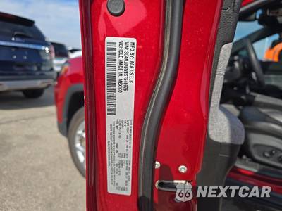 2025 Jeep Compass Latitude - zdjęcie 14 z 25 - miniatura