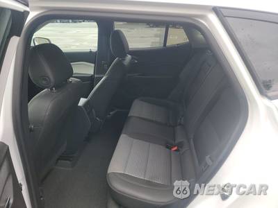 2025 Chevrolet Trax LT - zdjęcie 13 z 27 - miniatura