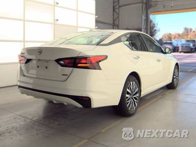 2025 Nissan Altima SV - zdjęcie 4 z 19 - miniatura