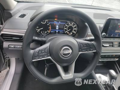 2025 Nissan Altima SV - zdjęcie 10 z 25 - miniatura