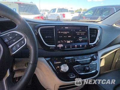 2023 Chrysler Pacifica Touring L 121.6" WB - zdjęcie 11 z 39 - miniatura