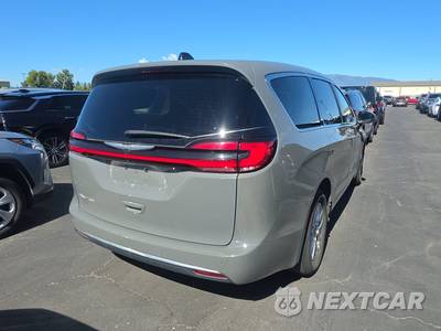 2023 Chrysler Pacifica Touring L 121.6" WB - zdjęcie 4 z 39 - miniatura