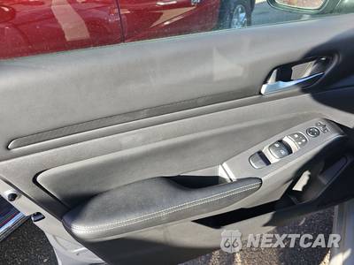 2025 Nissan Altima SV - zdjęcie 9 z 24 - miniatura