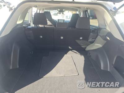 2025 Toyota RAV4 LE - zdjęcie 16 z 26 - miniatura