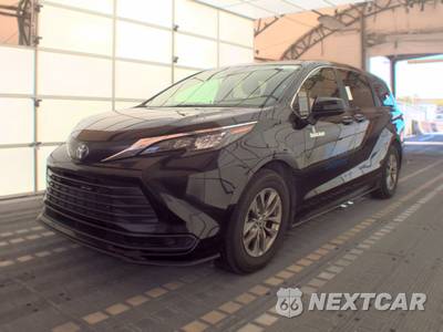 2025 Toyota Sienna LE 8-Passenger 120.5" WB