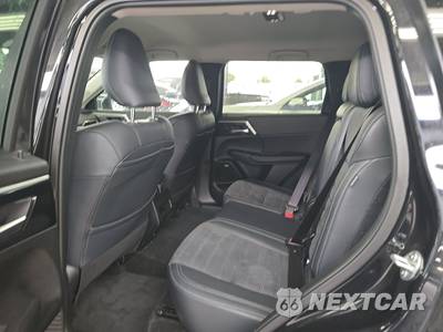 2025 Mitsubishi Outlander Trail Edition - zdjęcie 13 z 33 - miniatura