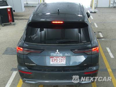2025 Mitsubishi Outlander SE - zdjęcie 5 z 31 - miniatura