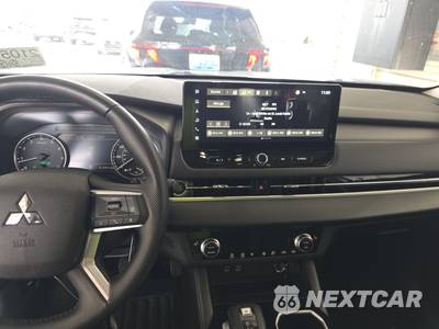 2025 Mitsubishi Outlander SE - zdjęcie 11 z 31 - miniatura