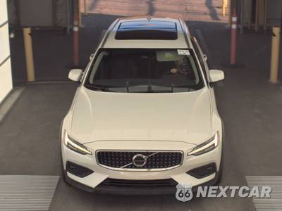 2025 Volvo V60 Cross Country B5 Plus - zdjęcie 2 z 41 - miniatura