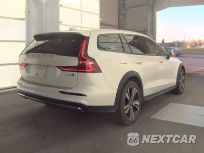 2025 Volvo V60 Cross Country B5 Plus - zdjęcie 4 z 41 - miniatura