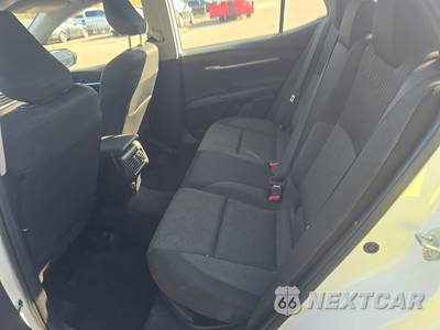 2025 Toyota Camry LE - zdjęcie 13 z 33 - miniatura