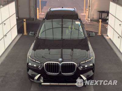 2026 BMW X7 xDrive40i - zdjęcie 2 z 35 - miniatura