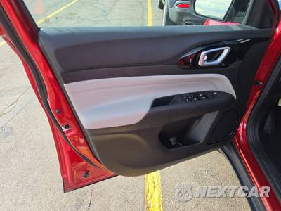 2025 Jeep Compass Limited - zdjęcie 9 z 32 - miniatura