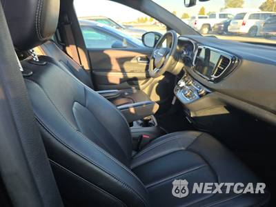 2025 Chrysler Pacifica Select 121.6" WB - zdjęcie 8 z 24 - miniatura