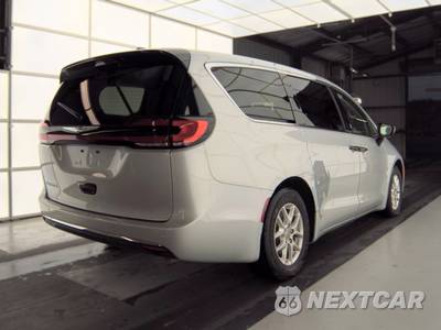 2024 Chrysler Pacifica Touring L 121.6" WB - zdjęcie 4 z 34 - miniatura