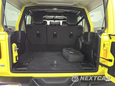 2023 Jeep Wrangler 4xe 4 Door Sahara - zdjęcie 17 z 27 - miniatura
