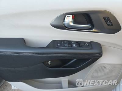 2024 Chrysler Pacifica Hybrid Select 121.6" WB - zdjęcie 9 z 31 - miniatura
