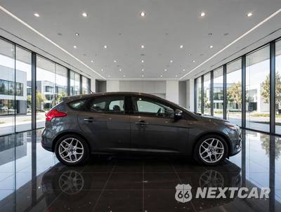 2015 Ford Focus SE Hatchback - zdjęcie 4 z 22 - miniatura