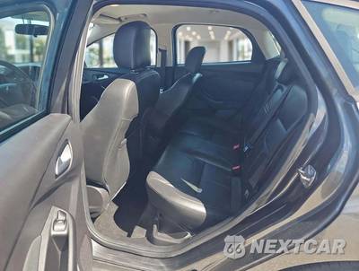 2015 Ford Focus SE Hatchback - zdjęcie 13 z 22 - miniatura