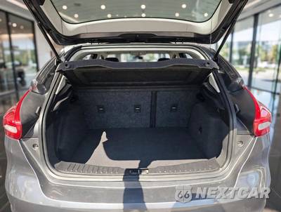 2015 Ford Focus SE Hatchback - zdjęcie 14 z 22 - miniatura