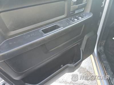 2019 Ram 1500 Classic Tradesman Crew Cab Short Bed - zdjęcie 9 z 26 - miniatura