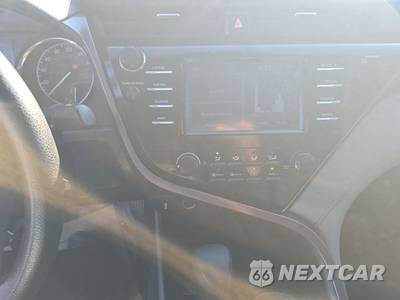 2019 Toyota Camry LE - zdjęcie 11 z 27 - miniatura