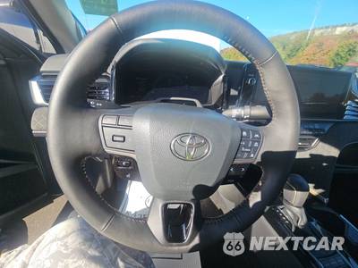 2026 Toyota Camry XLE - zdjęcie 4 z 15 - miniatura