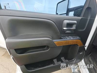 2017 Chevrolet Silverado 2500HD LTZ Crew Cab Medium Bed 1LZ - zdjęcie 9 z 20 - miniatura