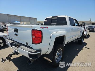 2017 Chevrolet Silverado 2500HD LTZ Crew Cab Medium Bed 1LZ - zdjęcie 4 z 20 - miniatura
