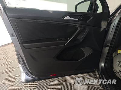 2021 Volkswagen Tiguan SEL - zdjęcie 9 z 17 - miniatura